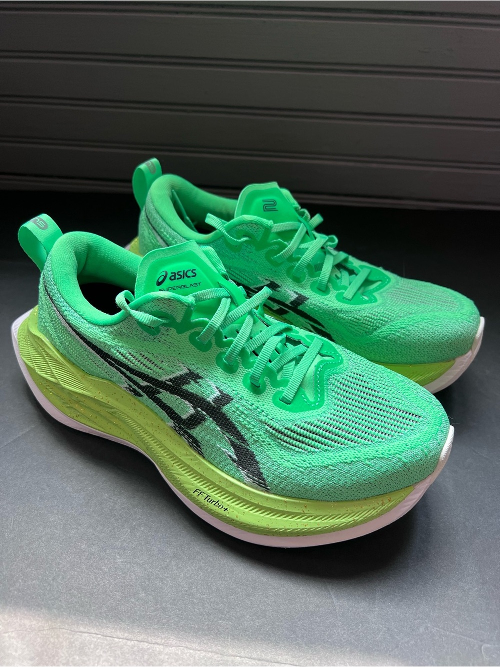 ASICS Superblast 2 Ekiden - Vital Green - Size 4.5 men’s